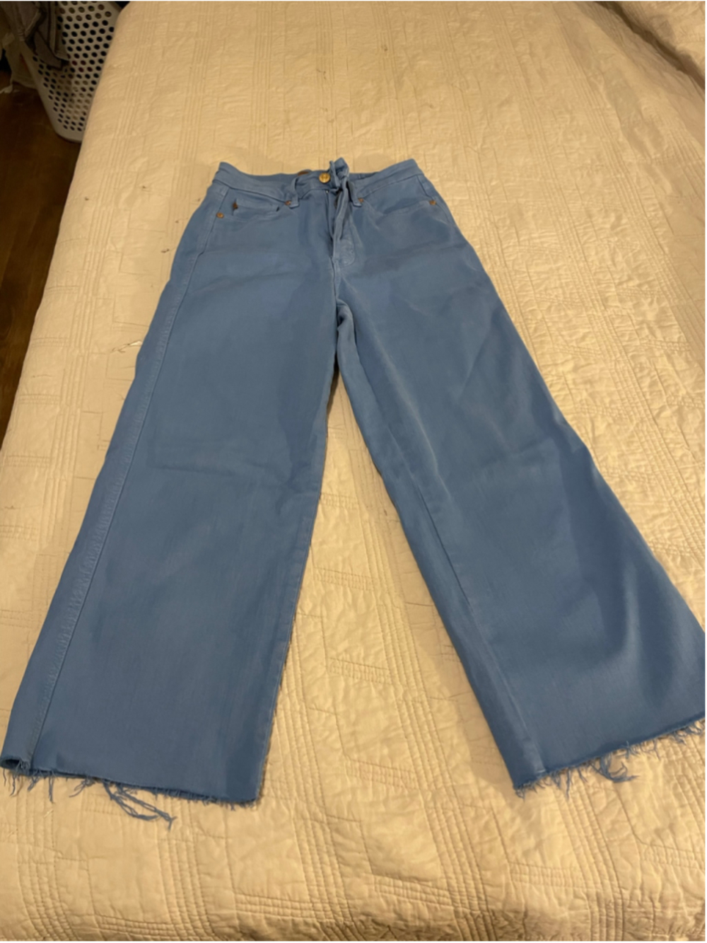 Women's Judy Blue Wide Leg Jeans Size 1/25 bright Blue cutoff trousers